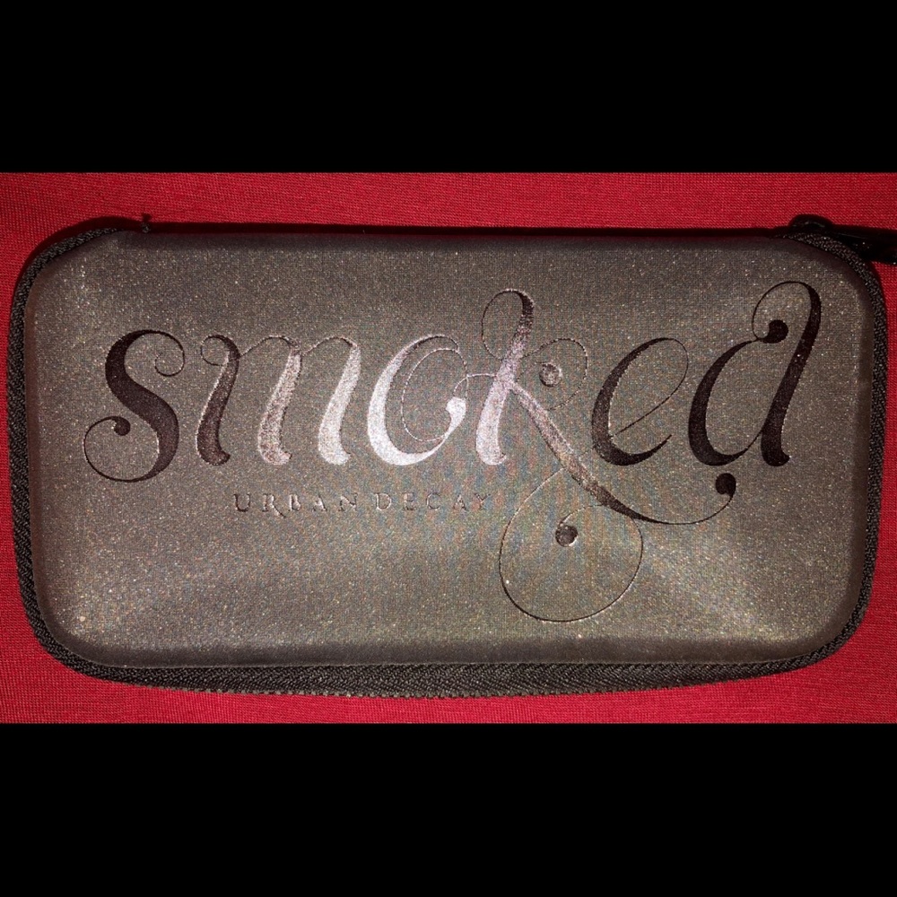 Urban Decay Smoked Eyeshadow Palette